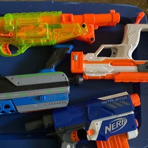 Very Used NERF Guns (NO BULLETS)